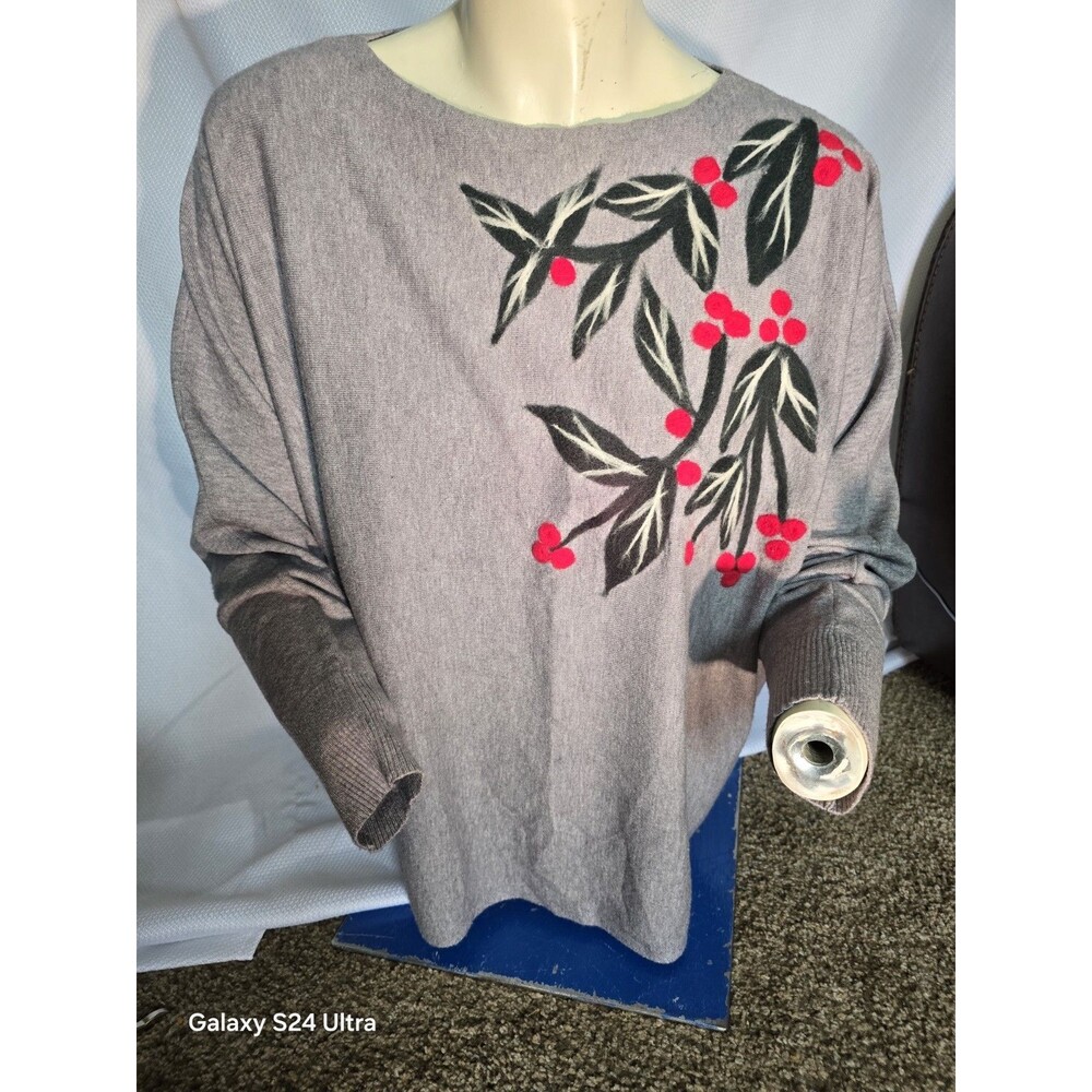 Aaeda Womens Size Large Gray Pullover Sweater Floral Appliques Soft